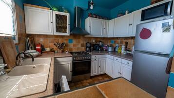 Frigorifero, forno, pentole/stoviglie/utensili