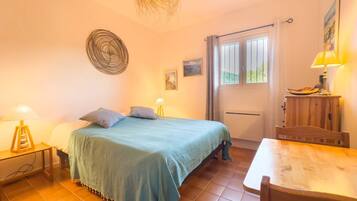 2 室のベッドルーム、WiFi (無料)