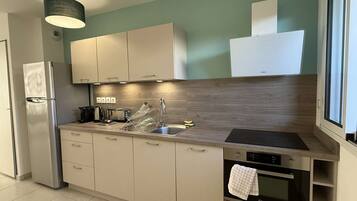 Frigorifero, pentole/stoviglie/utensili