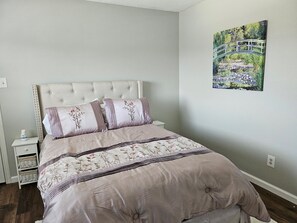 3 bedrooms, desk, iron/ironing board, free WiFi
