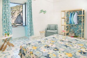 Panoramic Apartment, Balcony, Sea View | 1 bedroom, down comforters, free WiFi - Casa Gradoni (Meta)