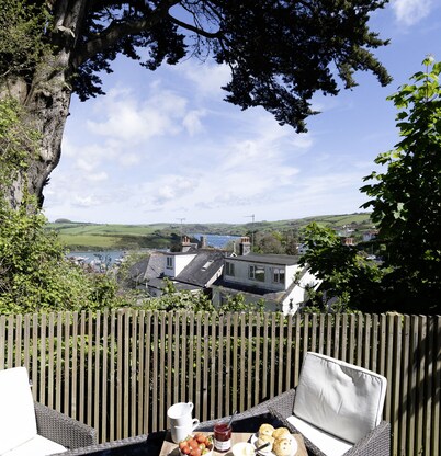 The Hideout-Boutique Cabin, Estuary View & Parking