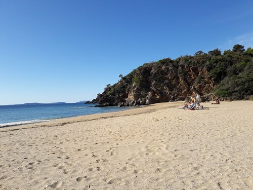 3 min from Bonporteau beach, beautiful duplex with terrace, sea and beach views