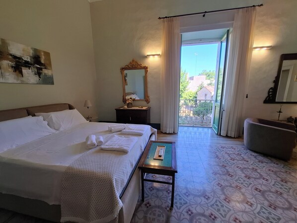 3 bedrooms, desk, iron/ironing board, WiFi