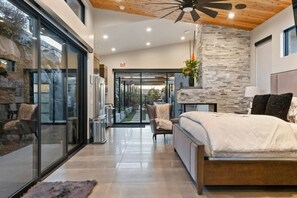 5 soveværelser, skrivebord, strygejern/strygebræt, weekendseng