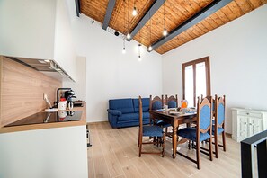 Dining - Spacious 4-bedroom apartment in the surroundings of Siena with WiFi, AC (Poderuccio)