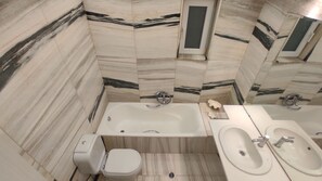 Hårtørrer, håndklæder, Sæbe, Toiletpapir