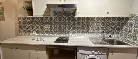 Fridge, microwave, coffee/tea maker, electric kettle