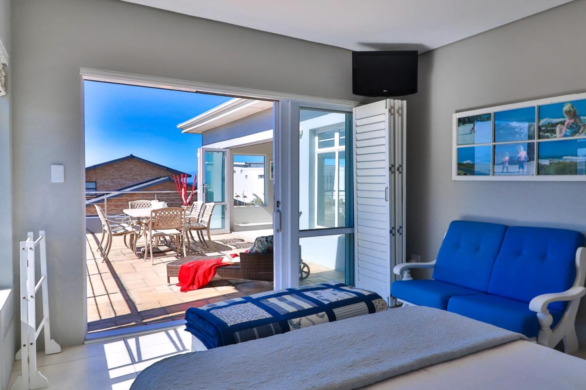 5 bedrooms, desk, iron/ironing board, free WiFi