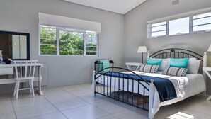 5 Schlafzimmer, Schreibtisch, Bügeleisen/Bügelbrett, kostenloses WLAN
