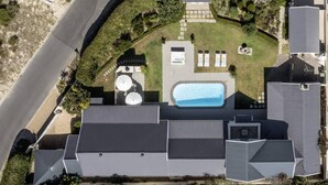 Unclassified image, 2 of 29, button - Heaven's Gate - Pool | Jacuzzi | Lush garden (Vermont)
