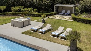 Unclassified image, 3 of 29, button - Heaven's Gate - Pool | Jacuzzi | Lush garden (Vermont)