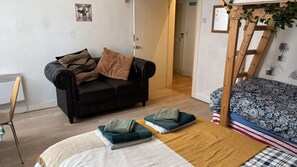 2 Schlafzimmer, Bügeleisen/Bügelbrett, kostenloses WLAN, Bettwäsche