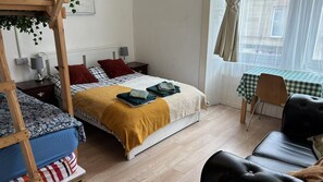 2 Schlafzimmer, Bügeleisen/Bügelbrett, kostenloses WLAN, Bettwäsche
