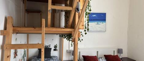 2 bedrooms, iron/ironing board, free WiFi, bed sheets