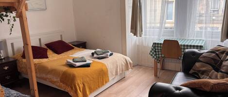 2 habitaciones, tabla de planchar con plancha y wifi gratis