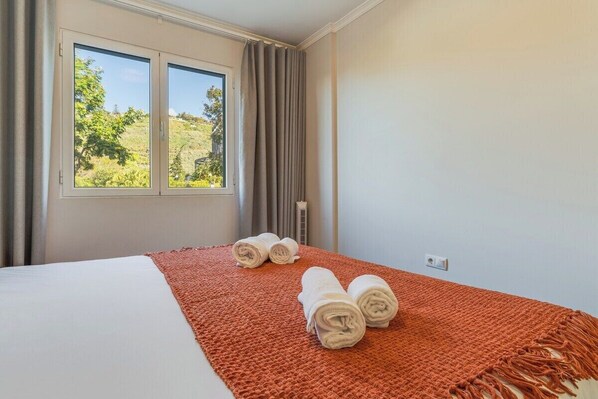 1 bedroom, iron/ironing board, free WiFi, bed sheets - Famous Stay Madeira Apt (São Martinho, Funchal)