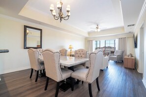 Dining - Stunning 3 Bed Apartment - Reunion Resort (Kissimmee)