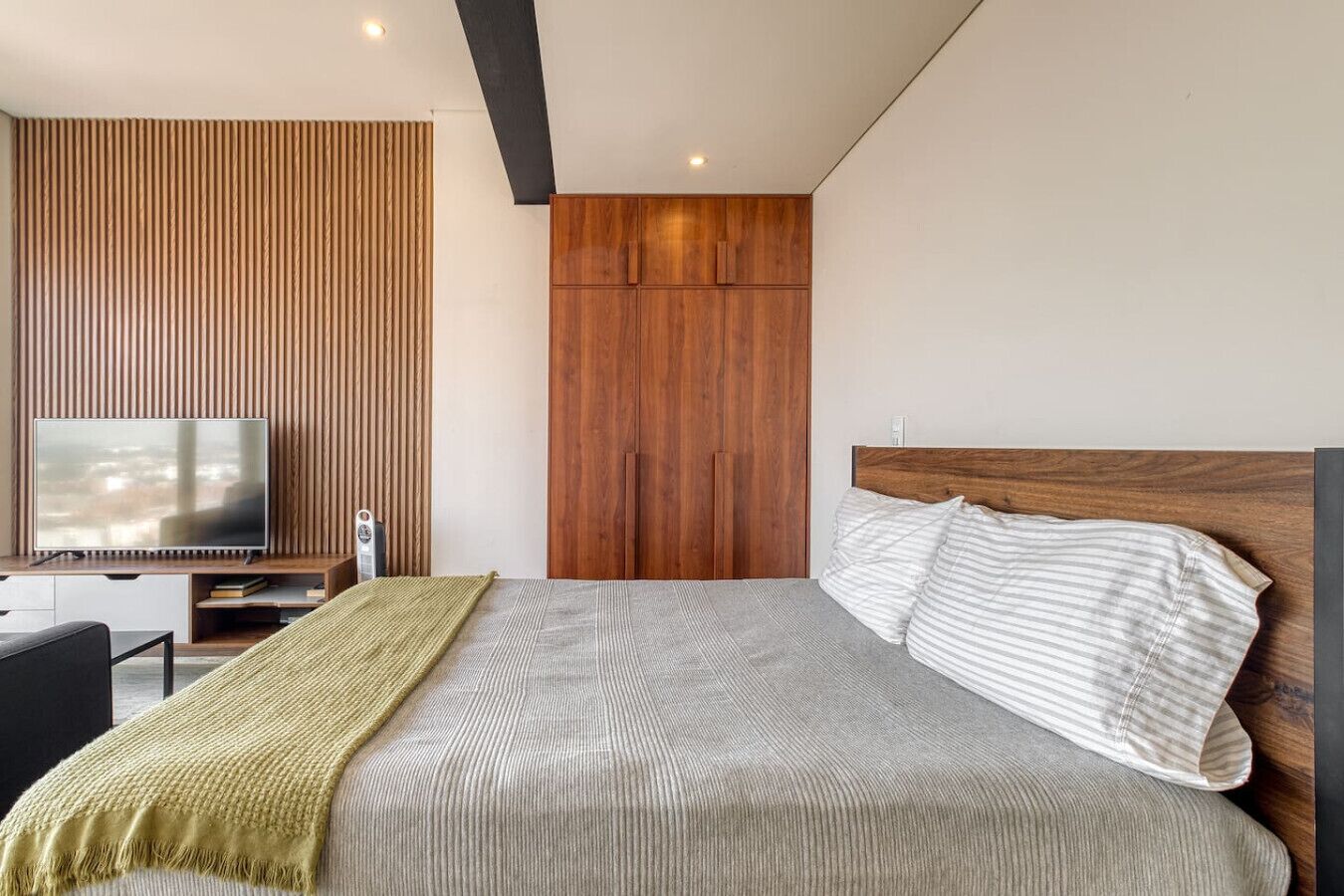 1 bedroom, desk, iron/ironing board, free WiFi