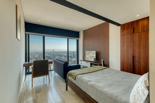 1 habitación, escritorio, tabla de planchar con plancha y wifi gratis 