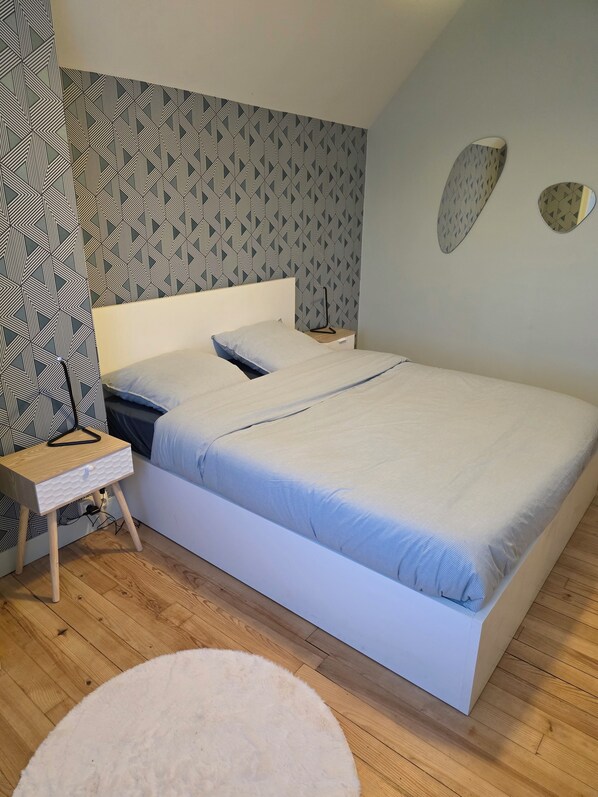 3 chambres, fer et planche à repasser, Wi-Fi, literie fournie