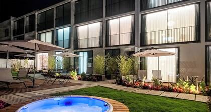 MĂłnaco Suites & Garden