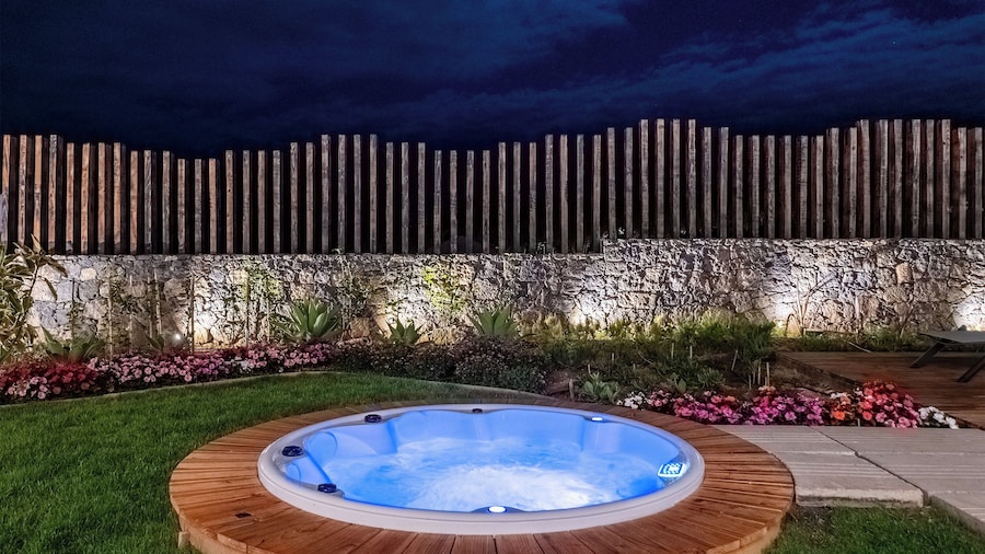 Mónaco Suites & Garden