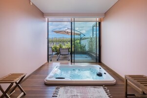 Bañera de hidromasaje interior