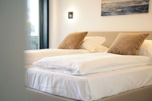 6 bedrooms, iron/ironing board, WiFi, bed sheets - VILLA ULIVI by Curti rentals (Tremezzo)