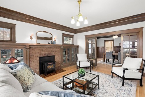 Charming 2-bedroom bungalow with WiFi, AC in marvelous The Dalles