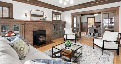 Charming 2-bedroom bungalow with WiFi, AC in marvelous The Dalles