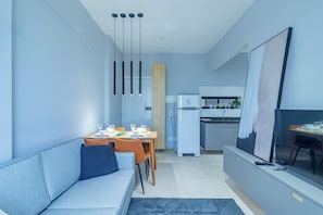 Basic Apartment | Living area