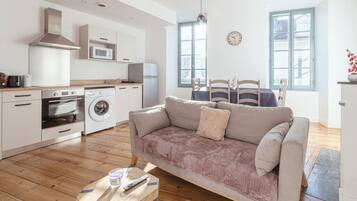 Smart TV, books, offices