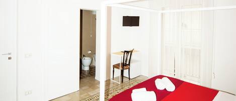 1 bedroom, iron/ironing board, bed sheets