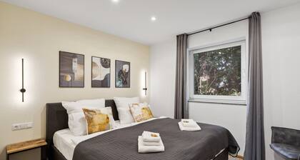 Charysma: Aurum-Suite | modernes & elegantes Design | Parkplatz | Terrasse