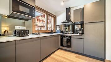 Fridge, microwave, dishwasher, toaster