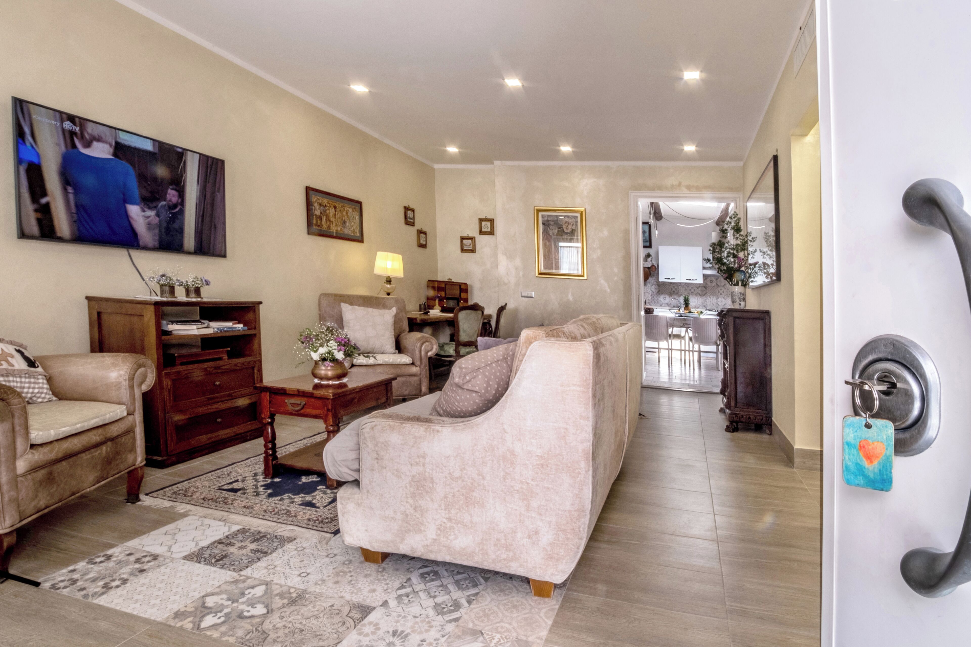 Casa, 3 camere da letto, vista mare | Area soggiorno | TV a schermo piatto 32 pollici con canali digitali