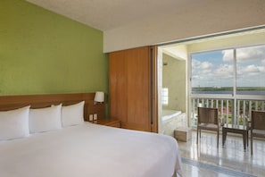 1 bedroom, iron/ironing board, bed sheets - Blue Lagoon Tranquility at Cancun (Cancún)