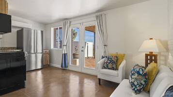 House | 5 bedrooms, desk, Internet