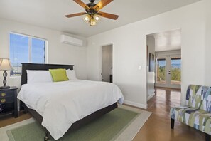 5 habitaciones, escritorio y acceso a internet 