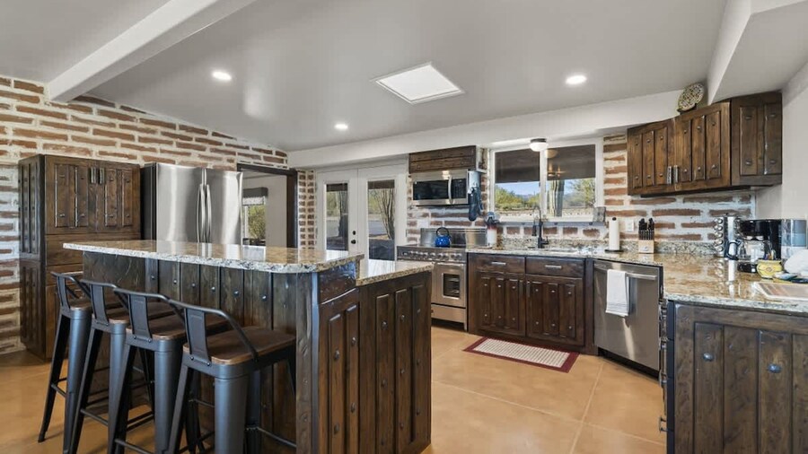 Panoramic Mountain Views Heated Pool 2 Kitchens