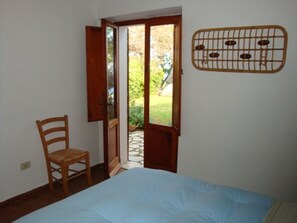 2 Schlafzimmer, Schreibtisch, Reisekinderbett, WLAN