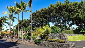 Condo, 1 giường cỡ king và sofa giường (Keauhou Kona Surf & Racquet Club#1-20) | Khuôn viên nơi lưu trú