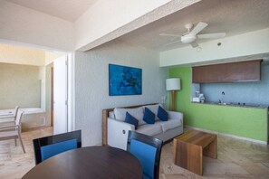 TV - Tropical Tranquility at Cancun (Cancún)