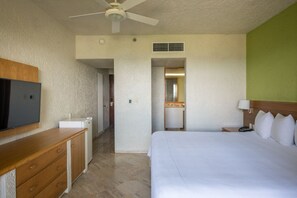 Iron/ironing board, bed sheets - Beachside Bliss Room (Cancún)