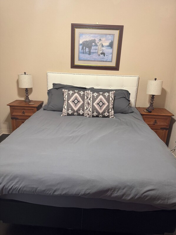 3 bedrooms, desk, iron/ironing board, WiFi