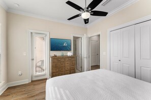 4 chambres, fer et planche à repasser, accès au Wi-Fi (inclus)