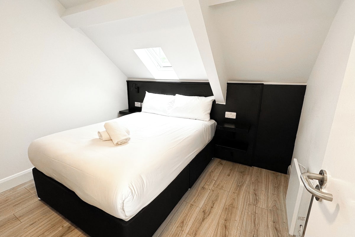 Modern 3 Bedroom Apartment