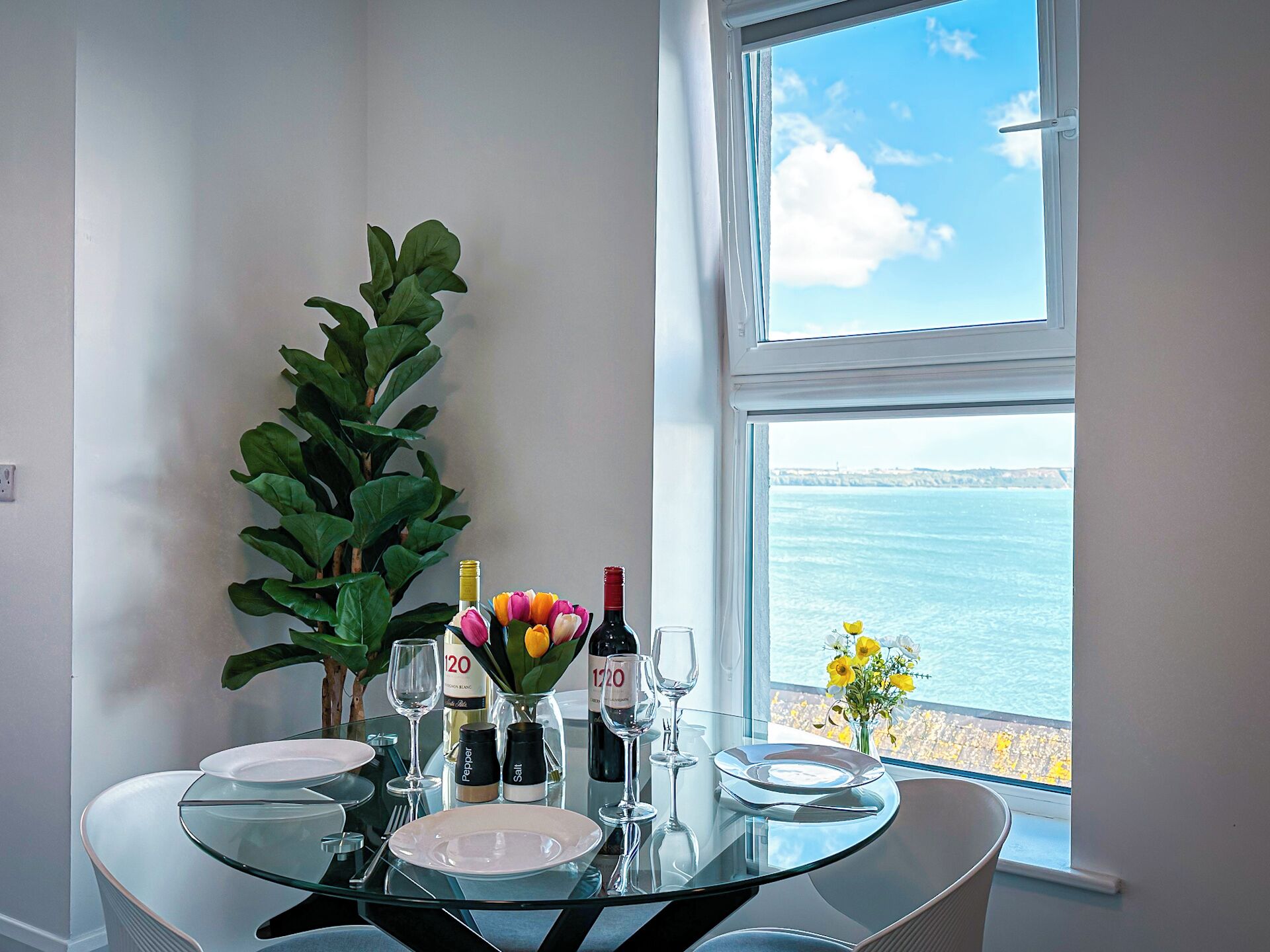 Stunning Harbour View 2 Bedroom Apartment | Living area