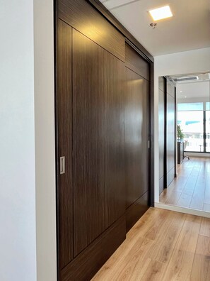 Appartement (502) | Armoire